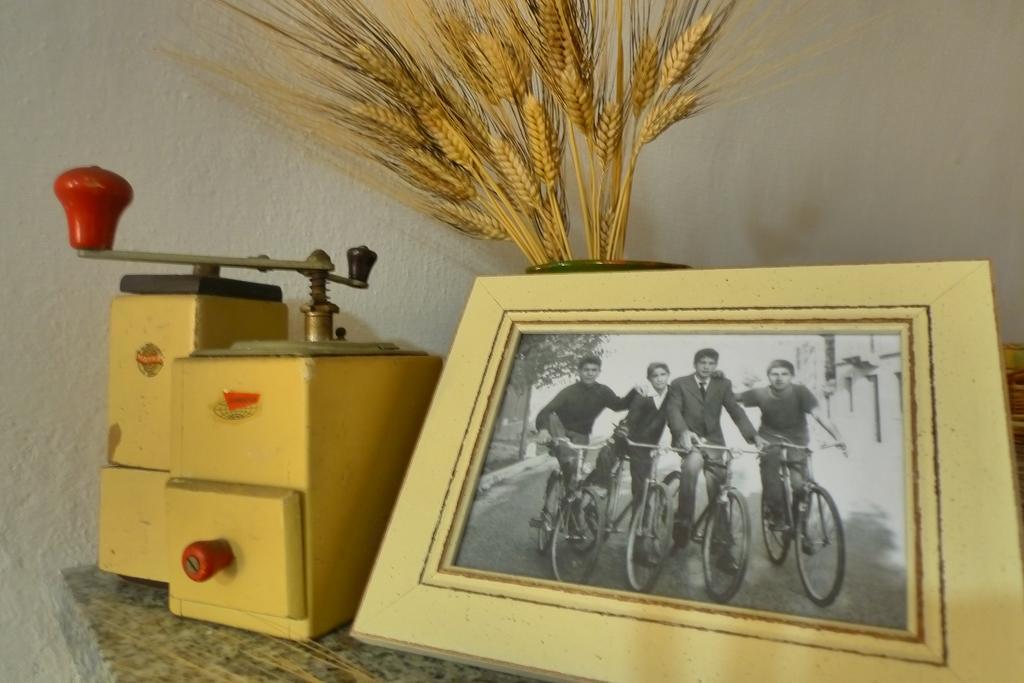 Guesthouse Bosa Di Giuseppe מראה חיצוני תמונה